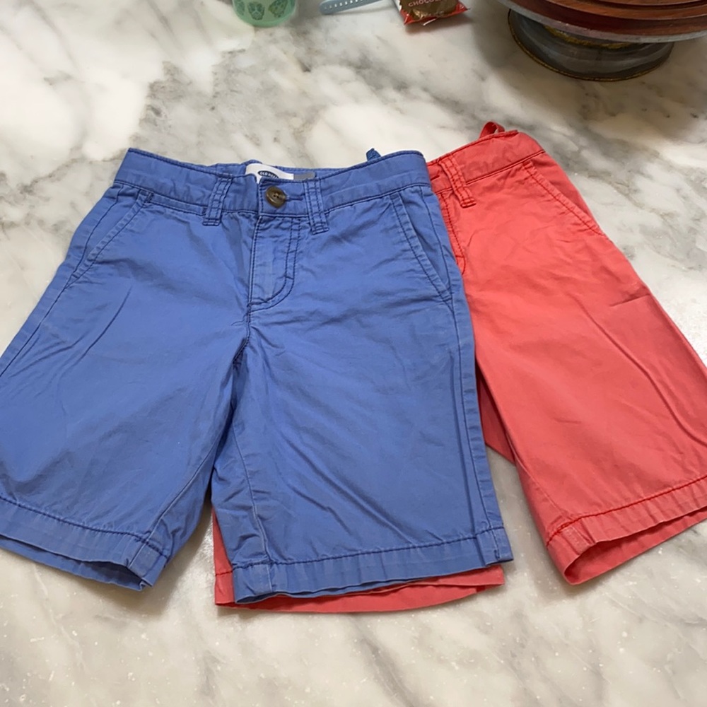 2pairs of light cotton shorts from old navy boys size 5T